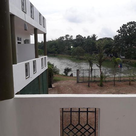 Kanora Lake Resort Maharagama Exteriör bild