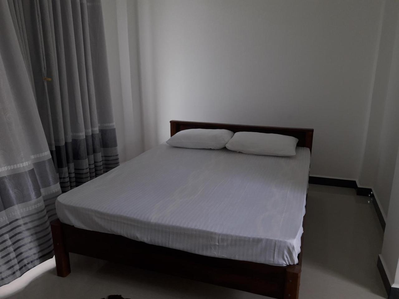 Kanora Lake Resort Maharagama Exteriör bild