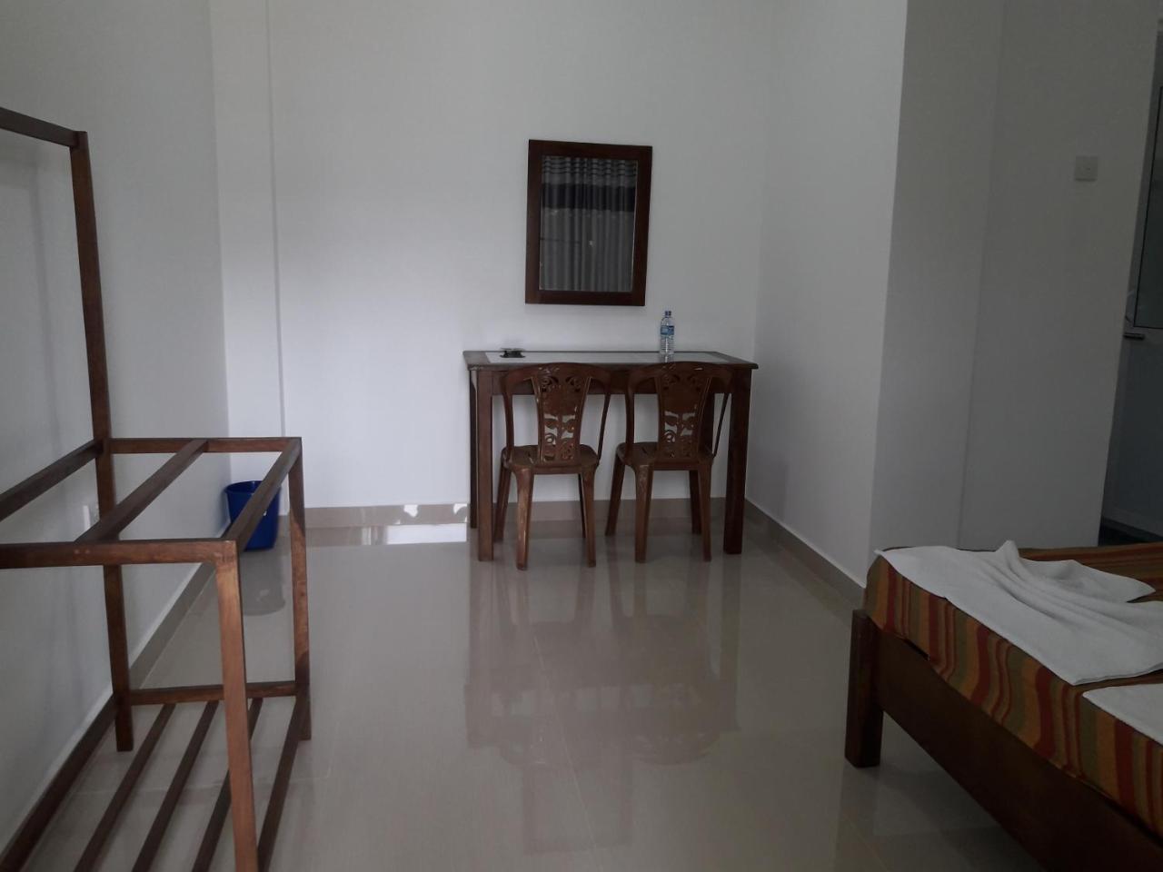 Kanora Lake Resort Maharagama Exteriör bild