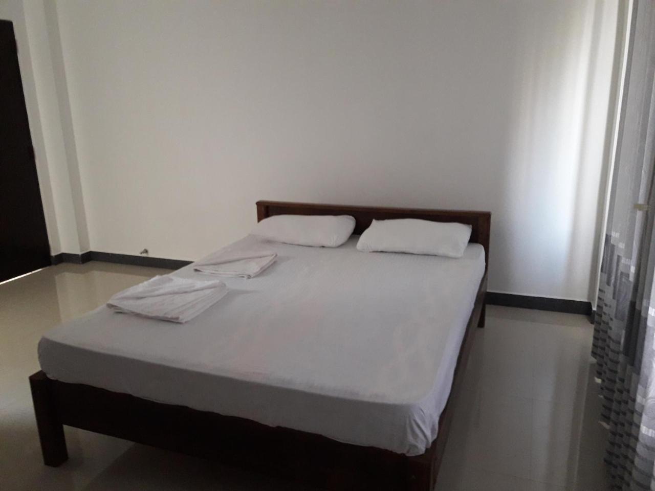 Kanora Lake Resort Maharagama Exteriör bild