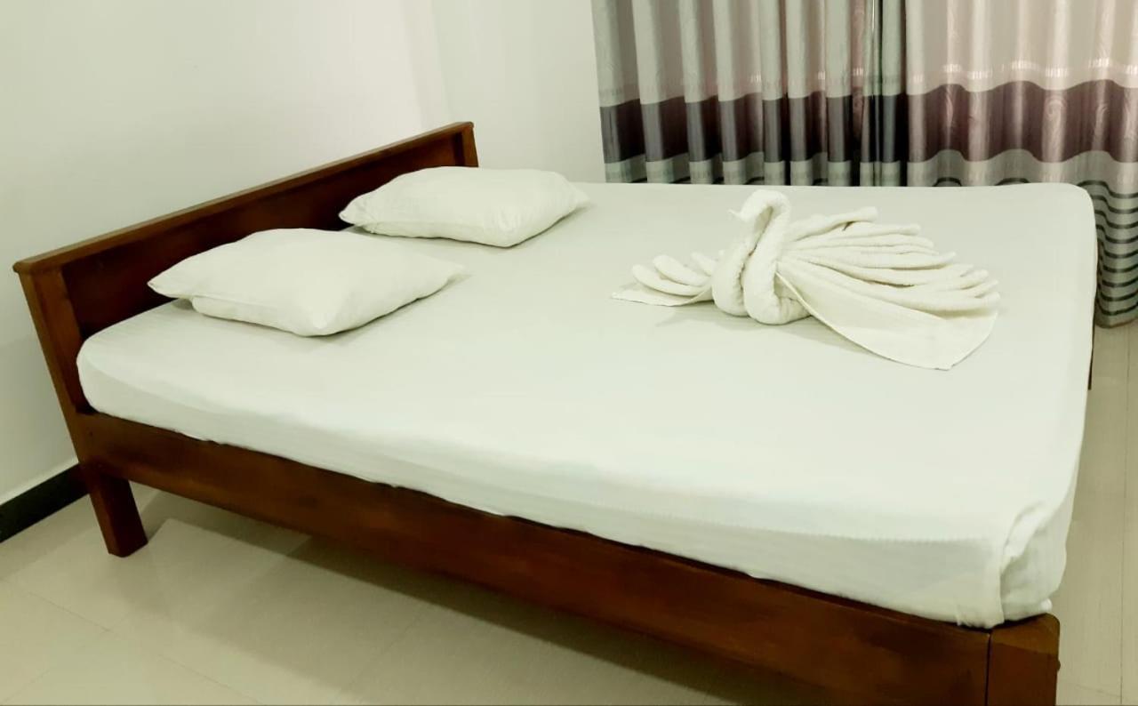 Kanora Lake Resort Maharagama Exteriör bild